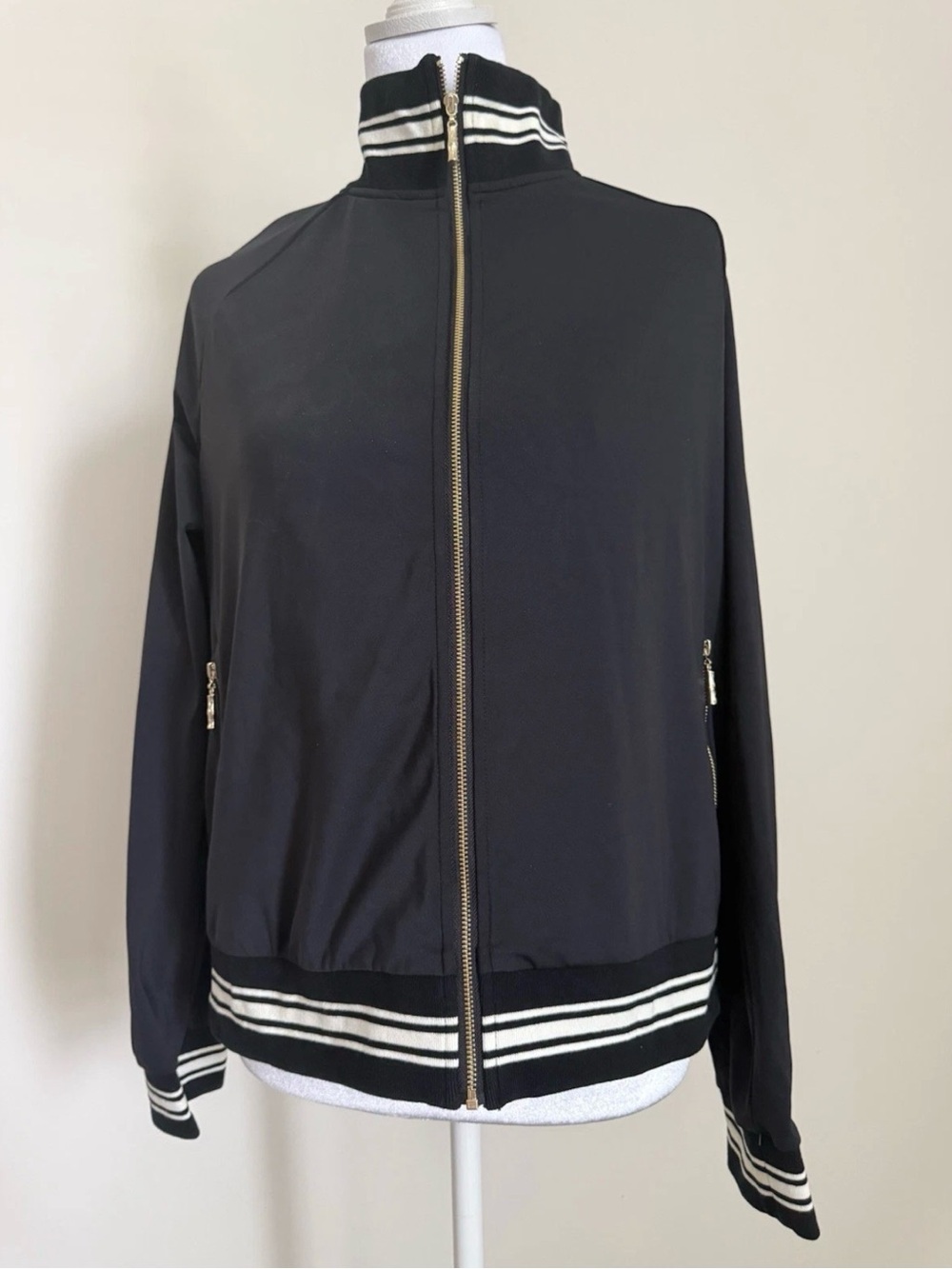 J. McLaughlin Navy Elettra jacket featuring a mock neck size medium